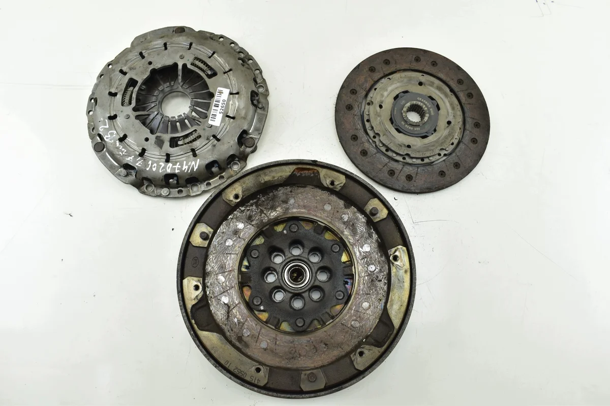 Volant Moteur BMW E81 E84 E87 E90 2.0D N47