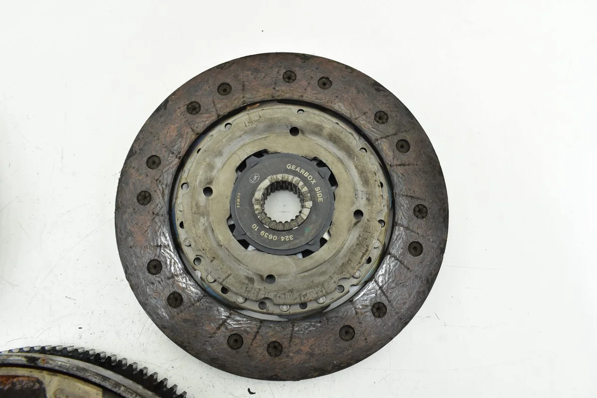 Volante Bimassa BMW E81 E84 E87 E90 E91 E60 E61 2.0D N47 image 3