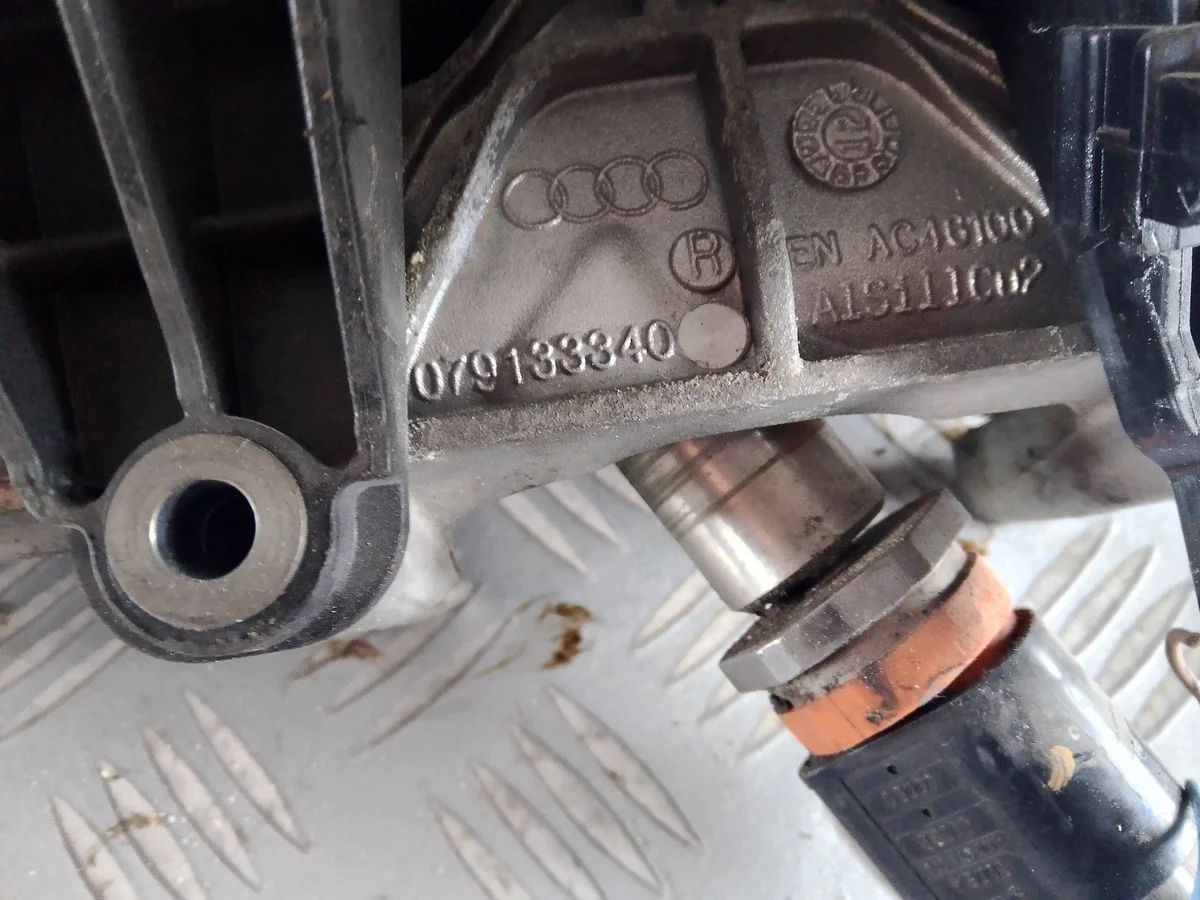 Audi RS6 C7 4.0 TFSI Colector Admisión 079133109