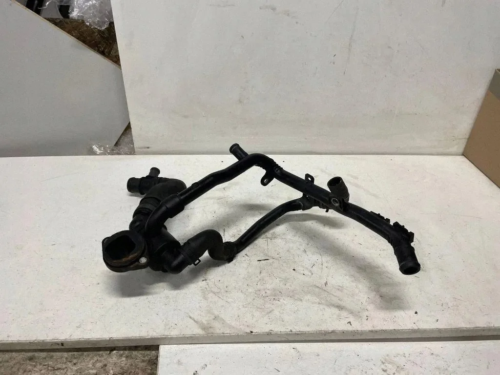 Termostato VW Passat B7 2.0 TDI Usado image 5