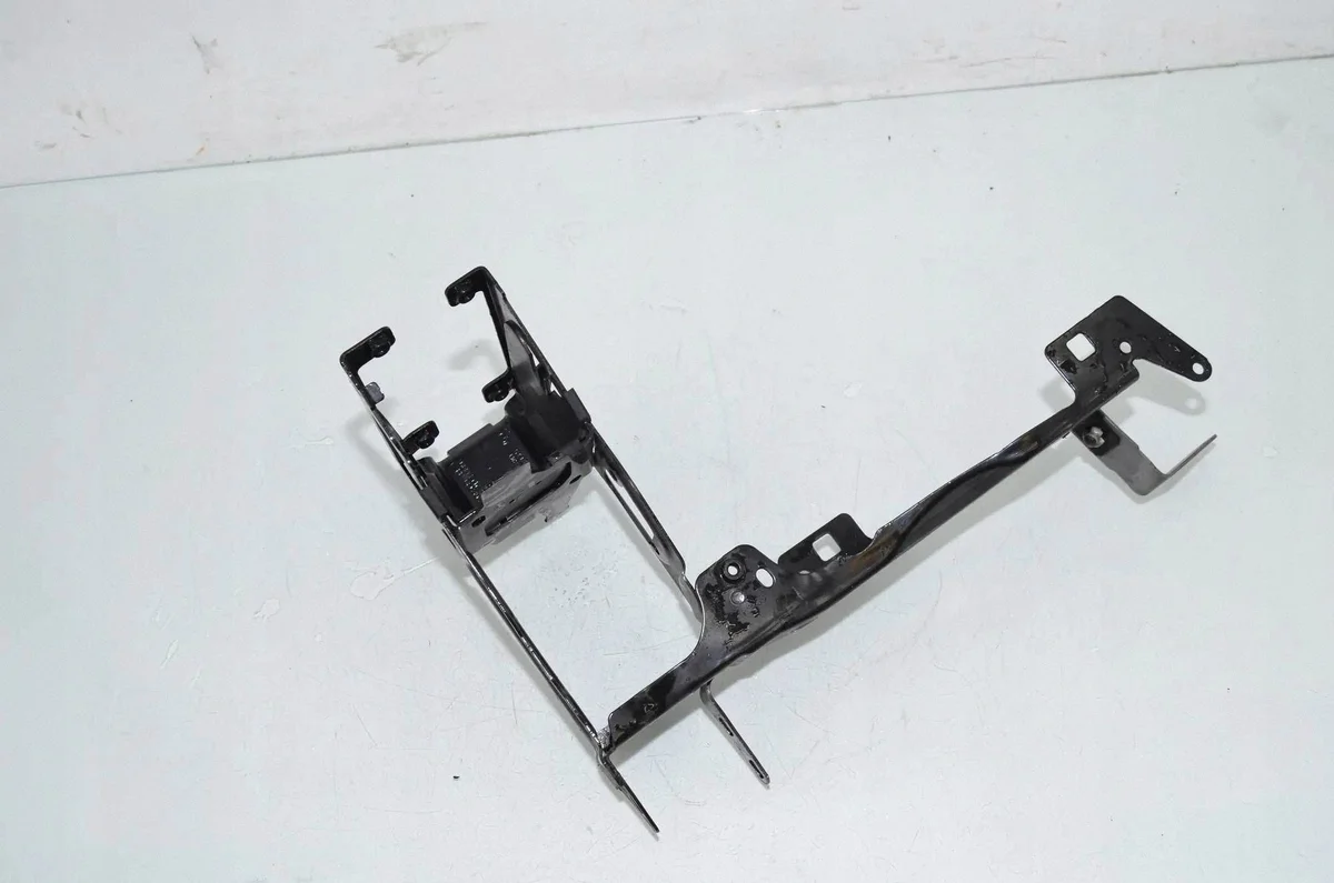 BMW 3 F30 F35 F31 Scheinwerferhalter rechts image 4