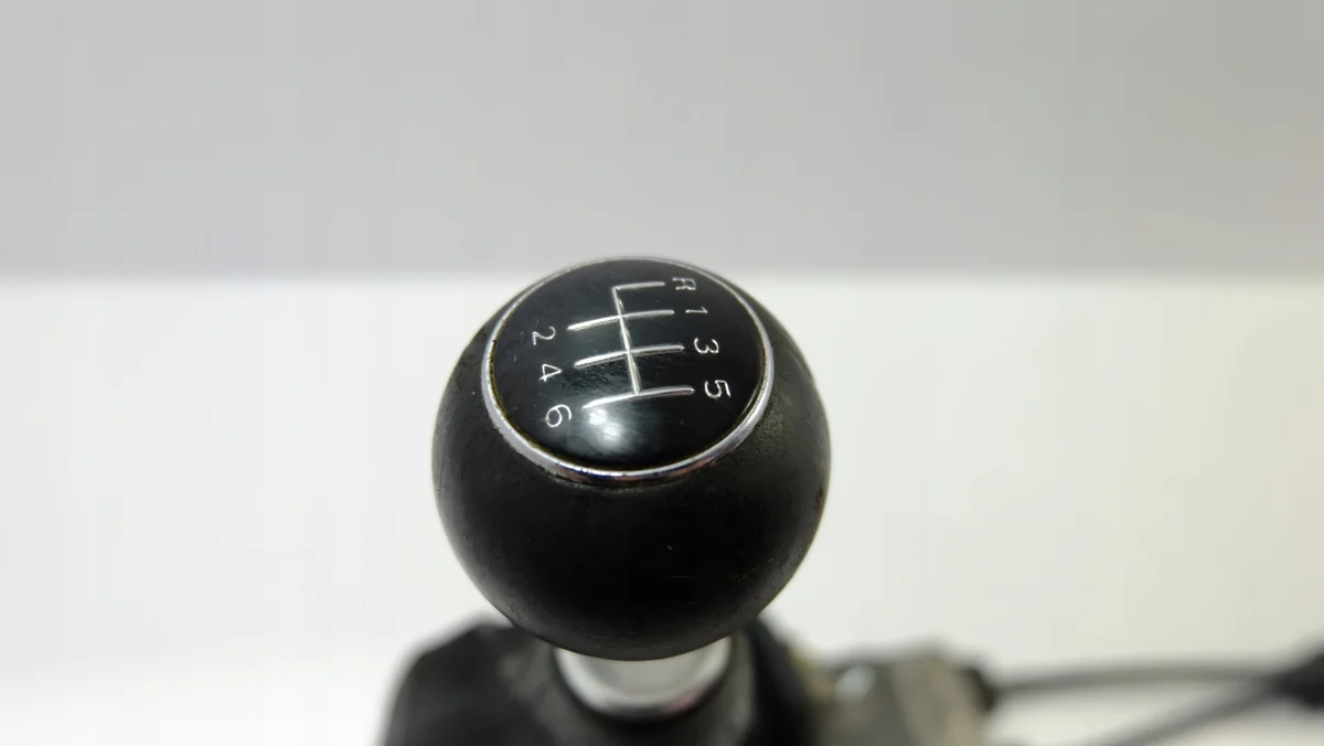 Audi A3 8P 2.0 TDI Levier de vitesses câbles image 4