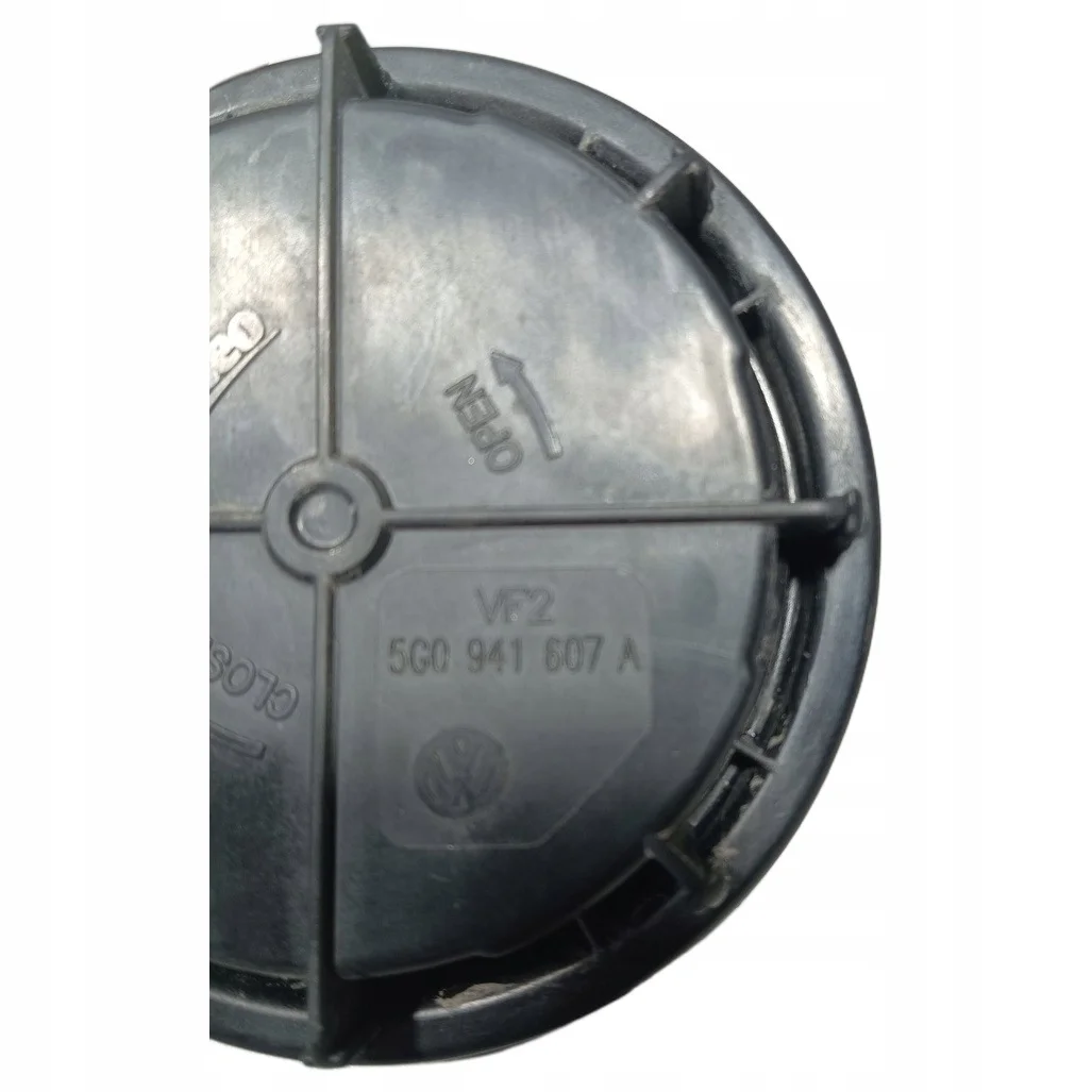 VW Golf MK7 Scheinwerferkappe Links 5G0941607A image 3