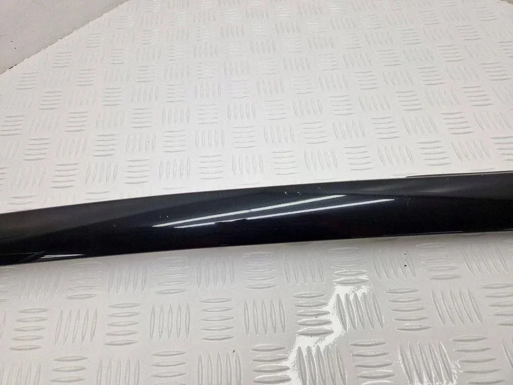 Renault Windshield Trim 727601597R Used image 3
