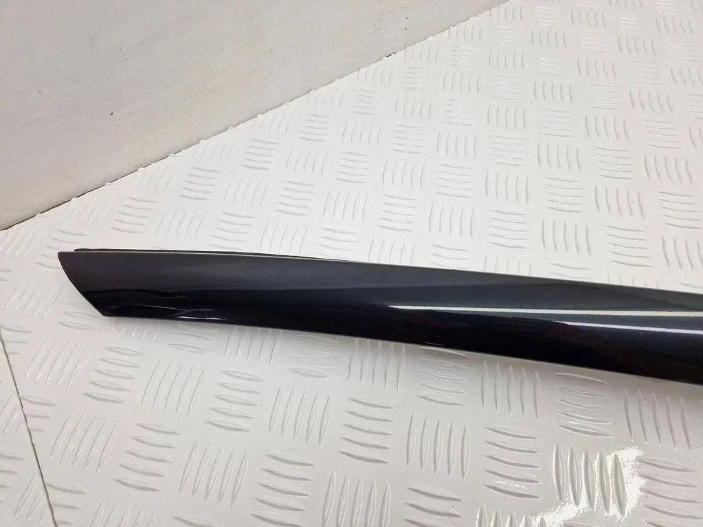 Renault Windshield Trim 727601597R Used image 4