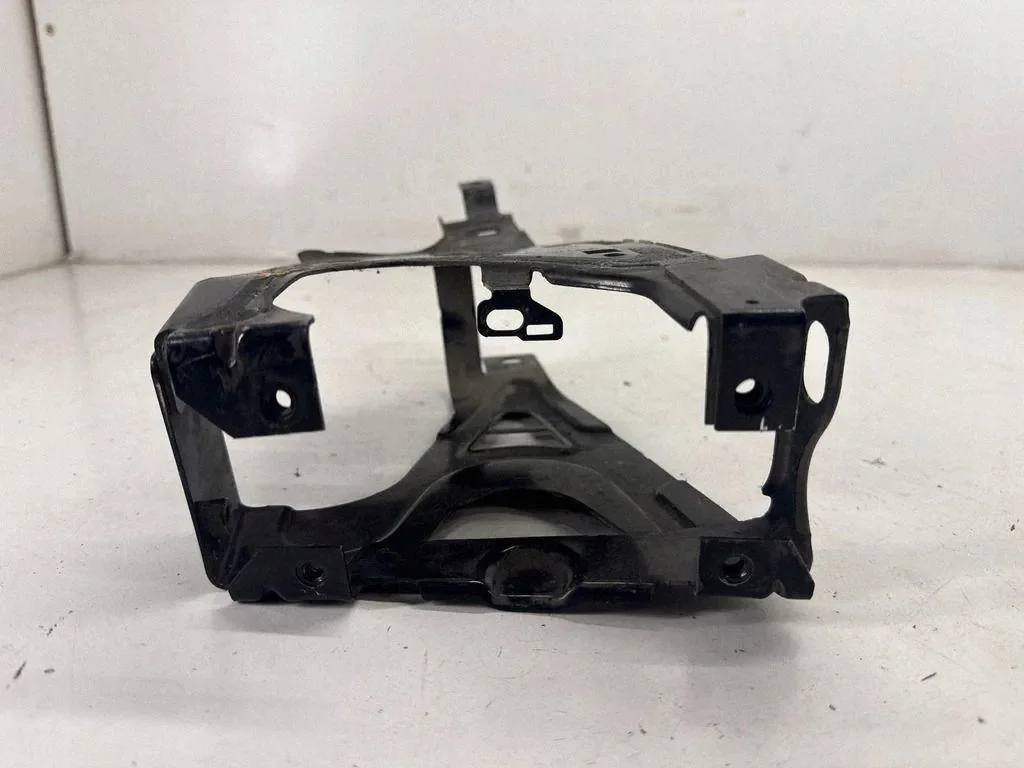BMW F10 F11 ajovalon pidike vasen 7200793