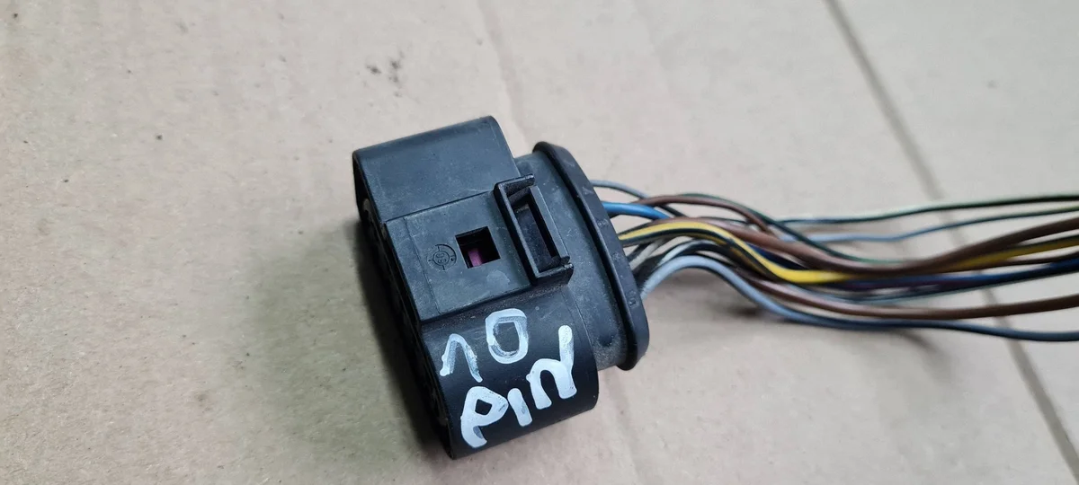 Audi Q5 8R Kontakt Lampy Przód 1J0973735
