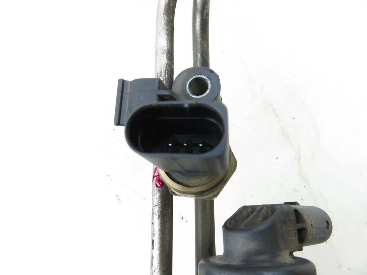 Einspritzpumpe Audi A3 1.6 FSI 03C127025L image 3