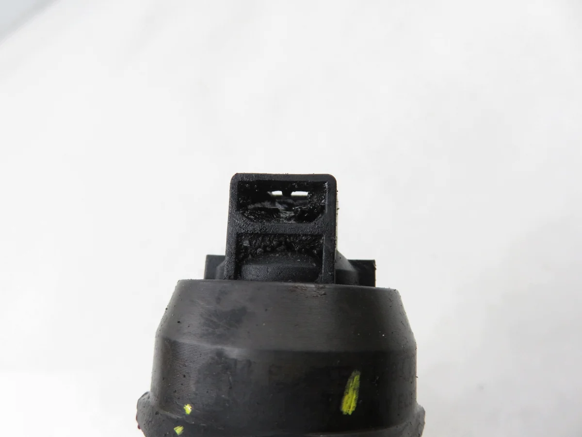 Inyector Audi A4 B6 1.9 TDI Usado image 5