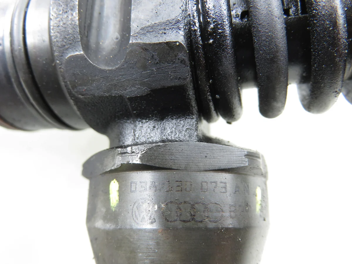 Inyector Audi A4 B6 1.9 TDI Usado image 6