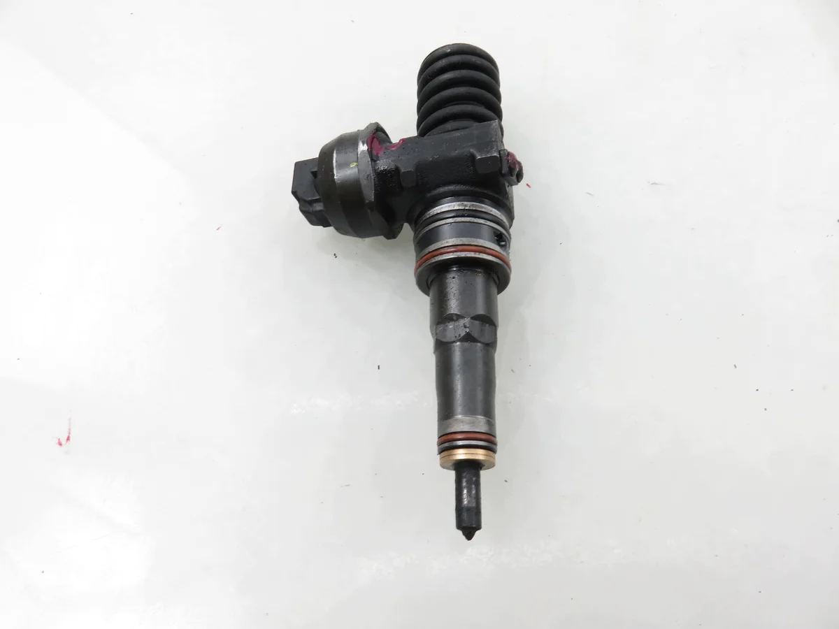 Inyector Audi A4 B6 1.9 TDI Usado