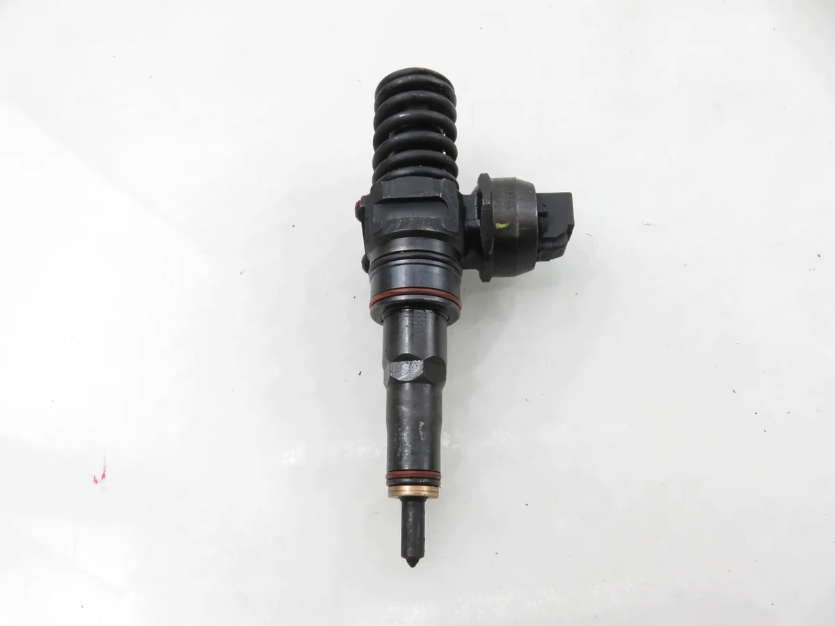 Inyector Audi A4 B6 1.9 TDI Usado image 4