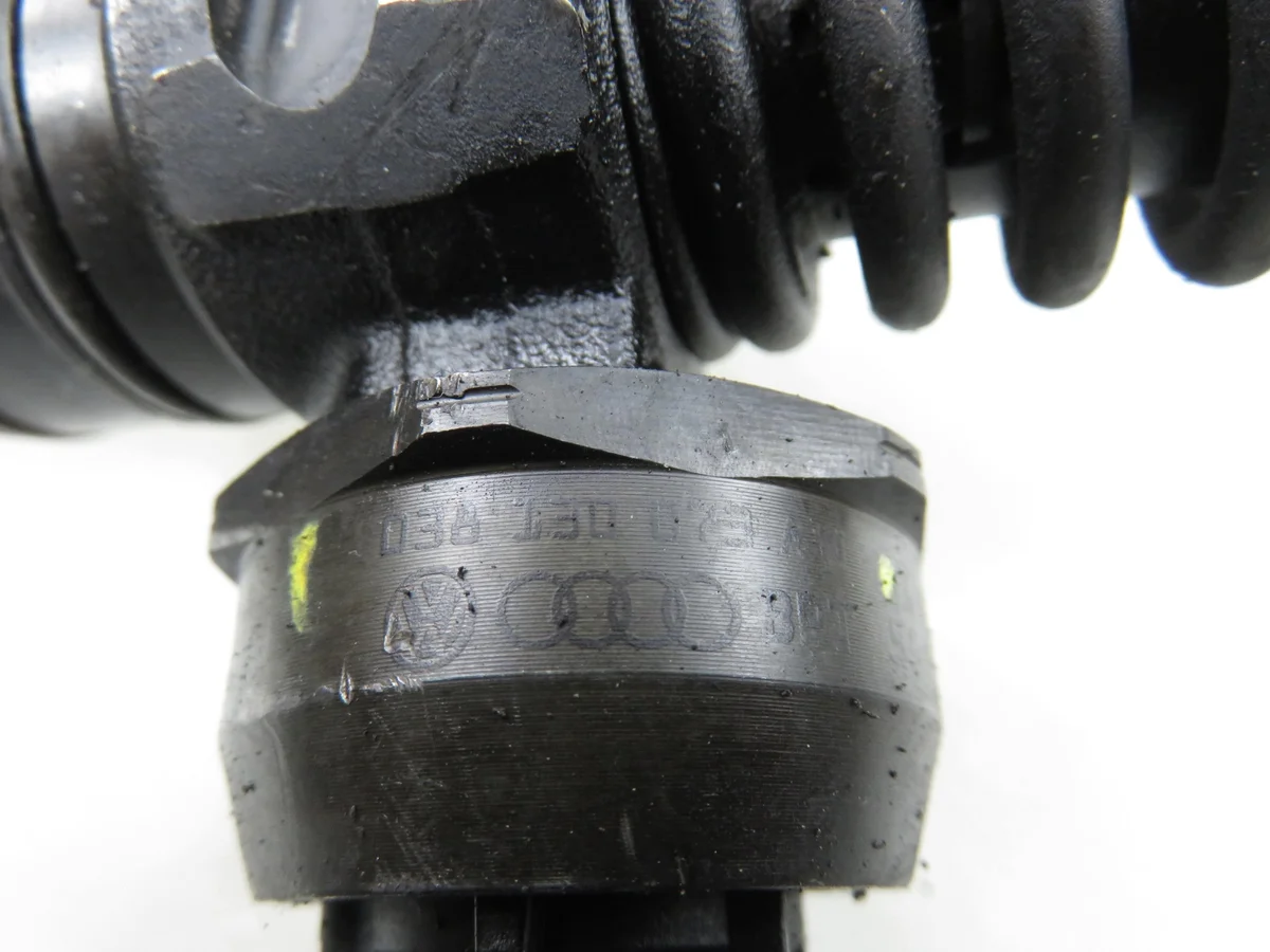 Inyector Audi A4 B6 1.9 TDI Usado image 5