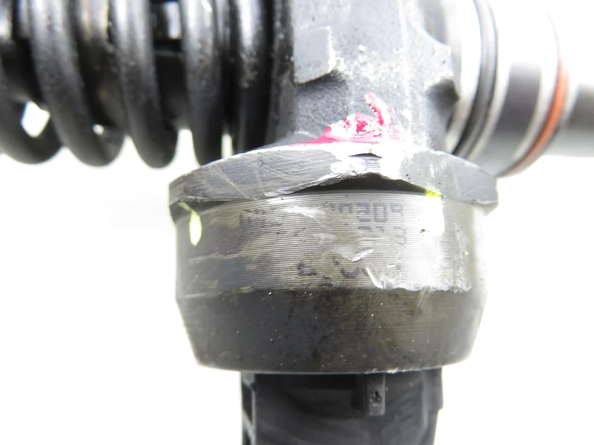 Inyector Audi A4 B6 1.9 TDI Usado image 7