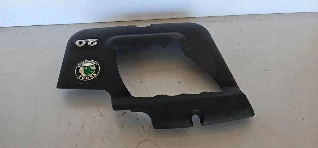 Skoda Engine Cover 06A103925AS Used image 3