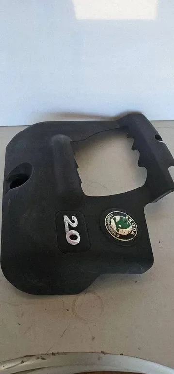 Skoda Engine Cover 06A103925AS Used image 4