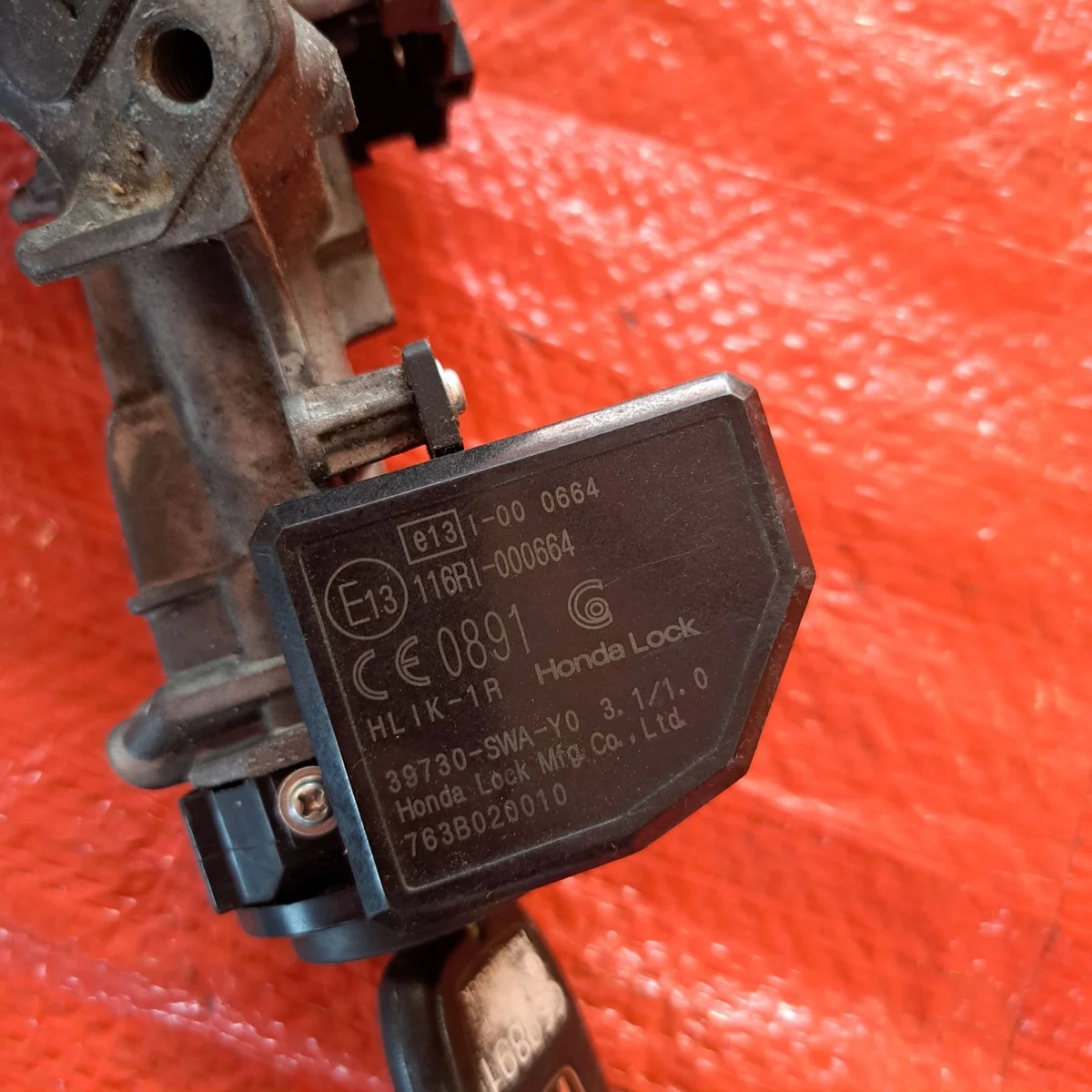 Honda Civic IX Startblokkering Module IMO 116RI-000664 image 3