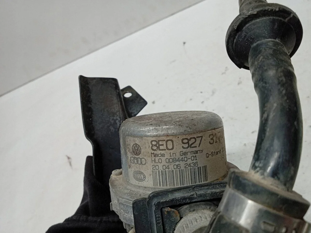 Vakuumipumppu Audi A6 C5 8E0927317A image 4