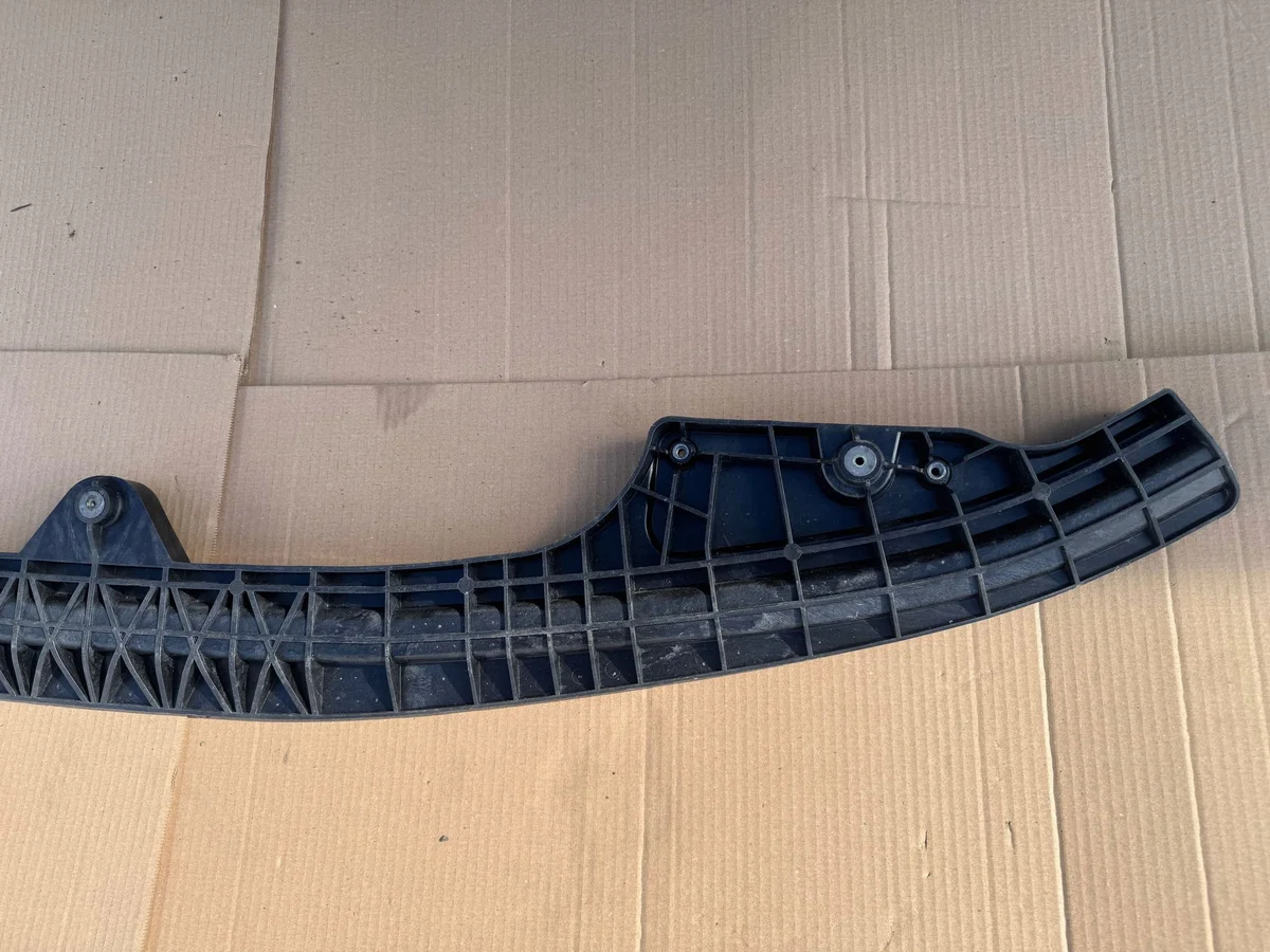 Viga Refuerzo Parachoques Tesla Model Y image 3