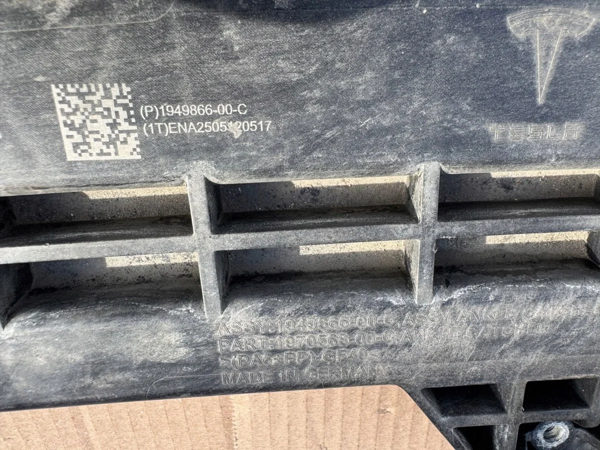 Viga Refuerzo Parachoques Tesla Model Y image 6