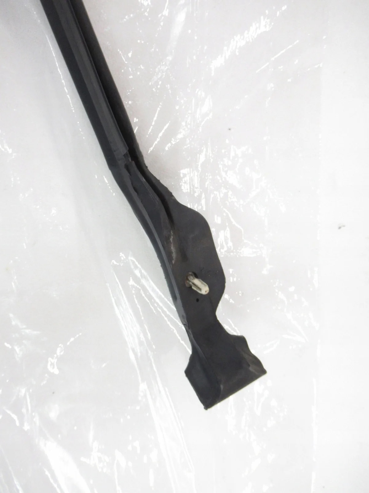 Joint couvercle compartiment moteur BMW E60 E61 image 9
