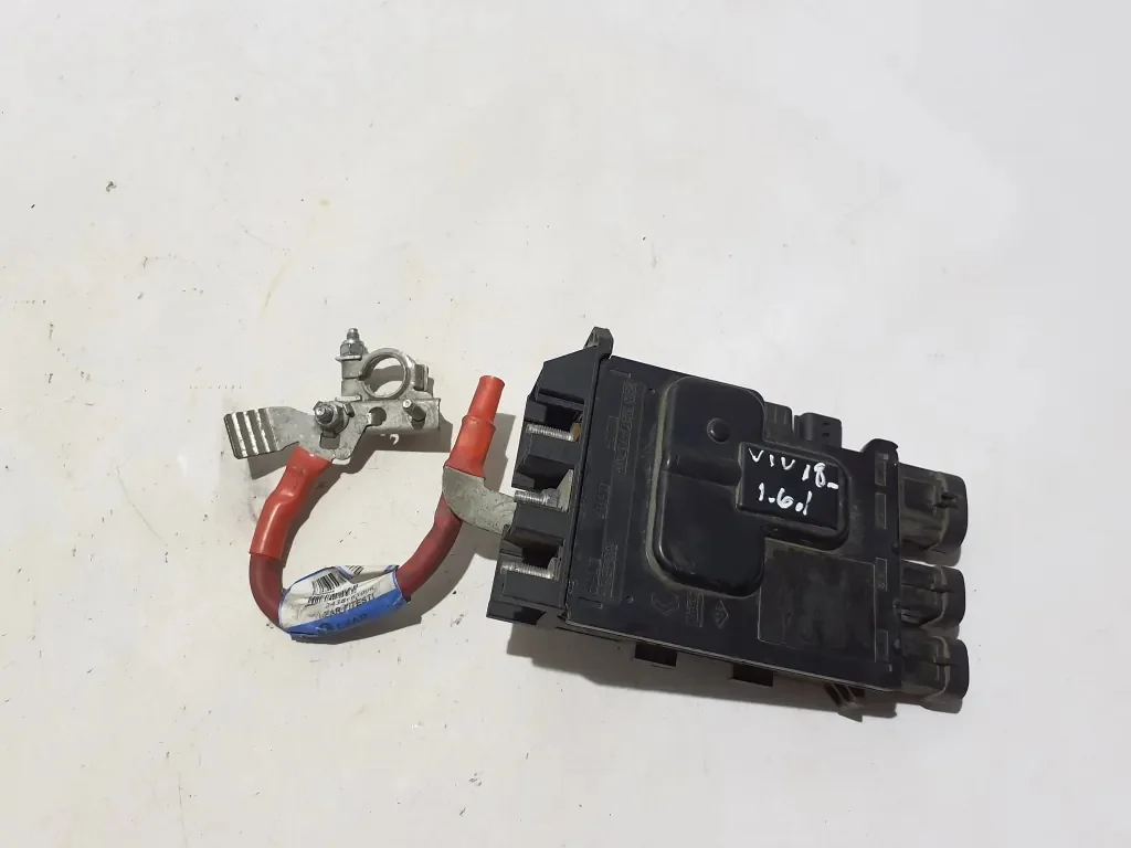 Rele OPEL VIVARO 243501820R Käytetty