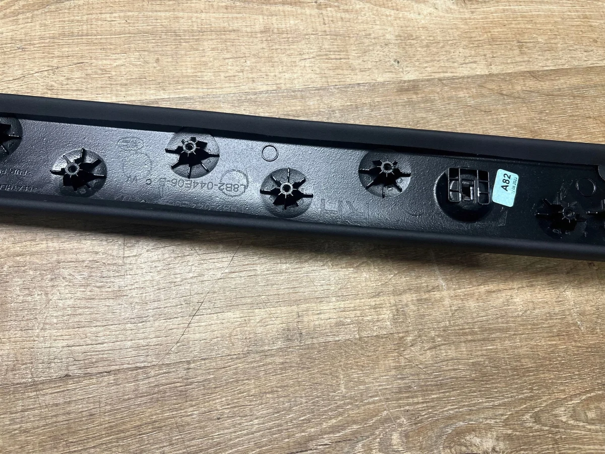 Land Rover Interior Trim Panel L8B2044E06BCW image 7
