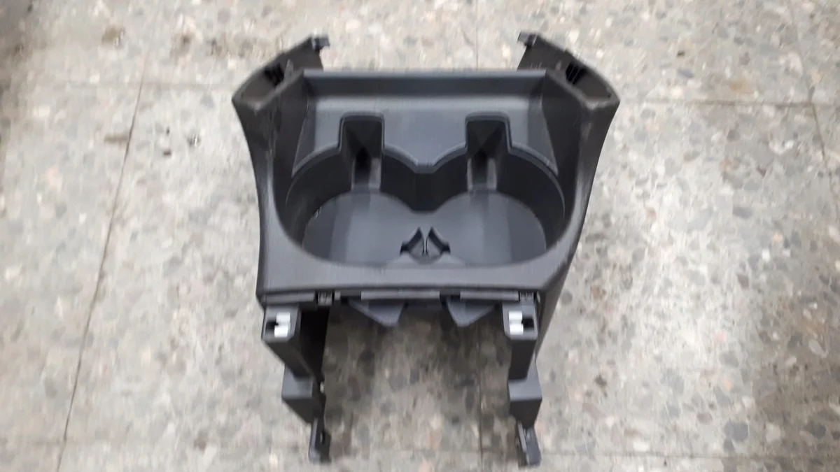 Suzuki Aerio 05-07 mugghållare 75820-59J00