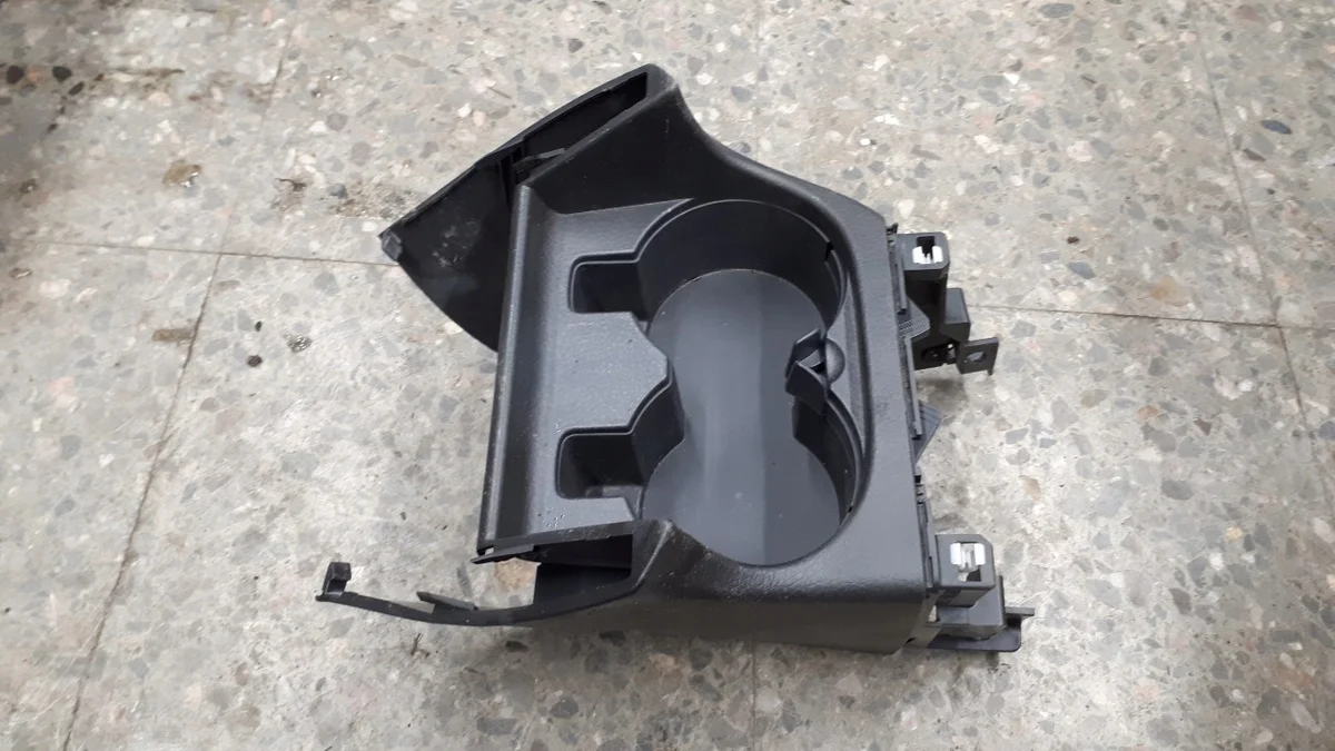 Porta-copos Suzuki Aerio 75820-59J00 Usado image 4