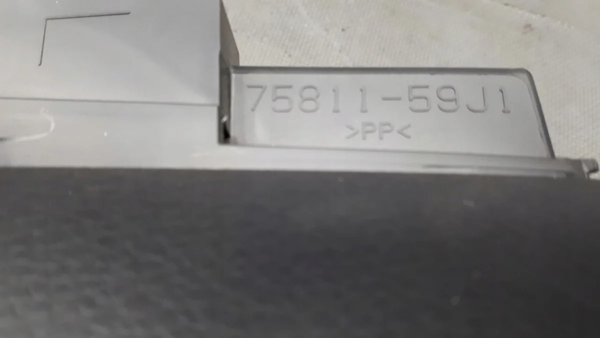 Porta-copos Suzuki Aerio 75820-59J00 Usado image 7