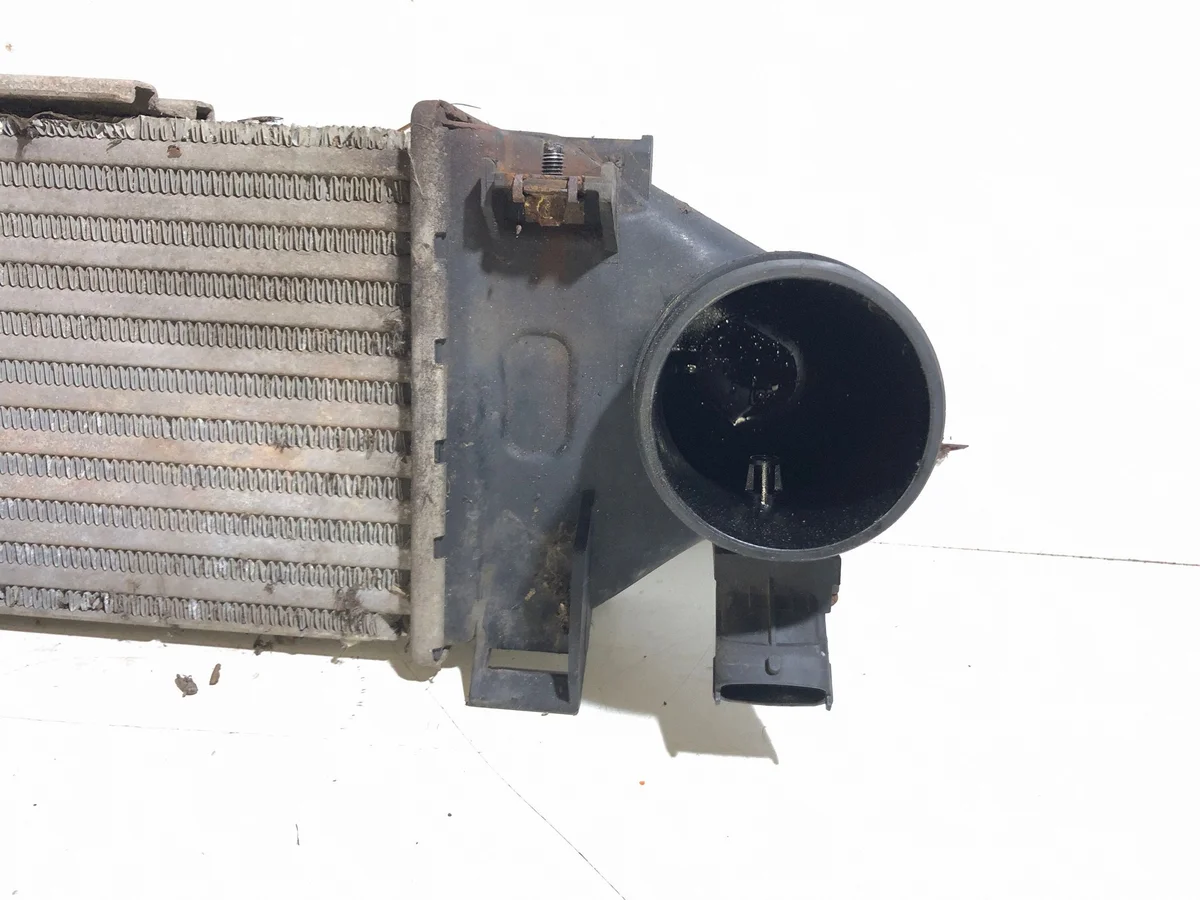 Volvo XC60 Intercooler 2.4 D5 D3 30741669 image 3