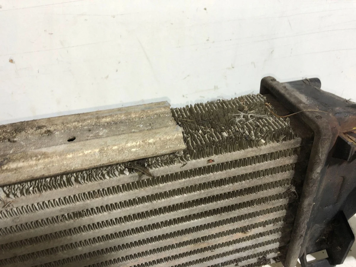Volvo XC60 Intercooler 2.4 D5 D3 30741669 image 5