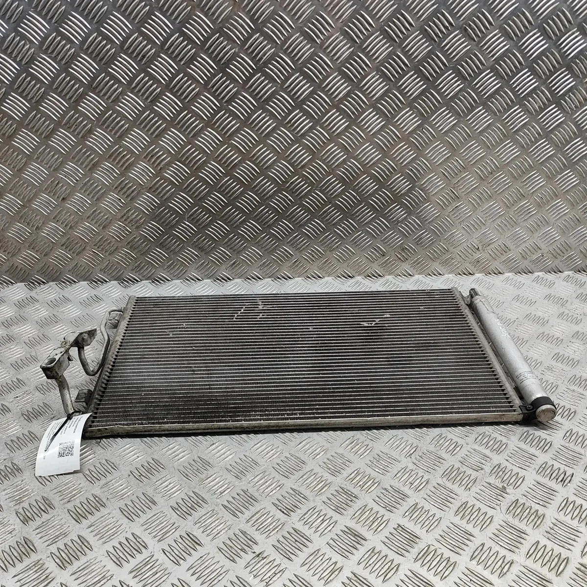BMW 4 Cabrio AC Condenser Used image 3