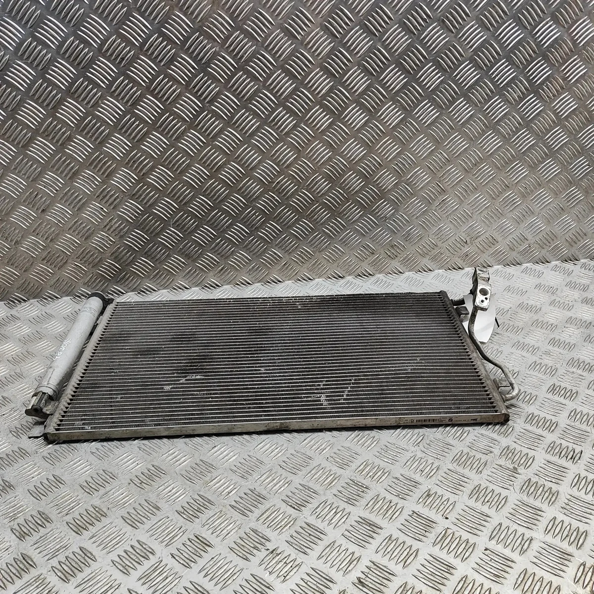 BMW 4 Cabrio AC Condenser Used image 4