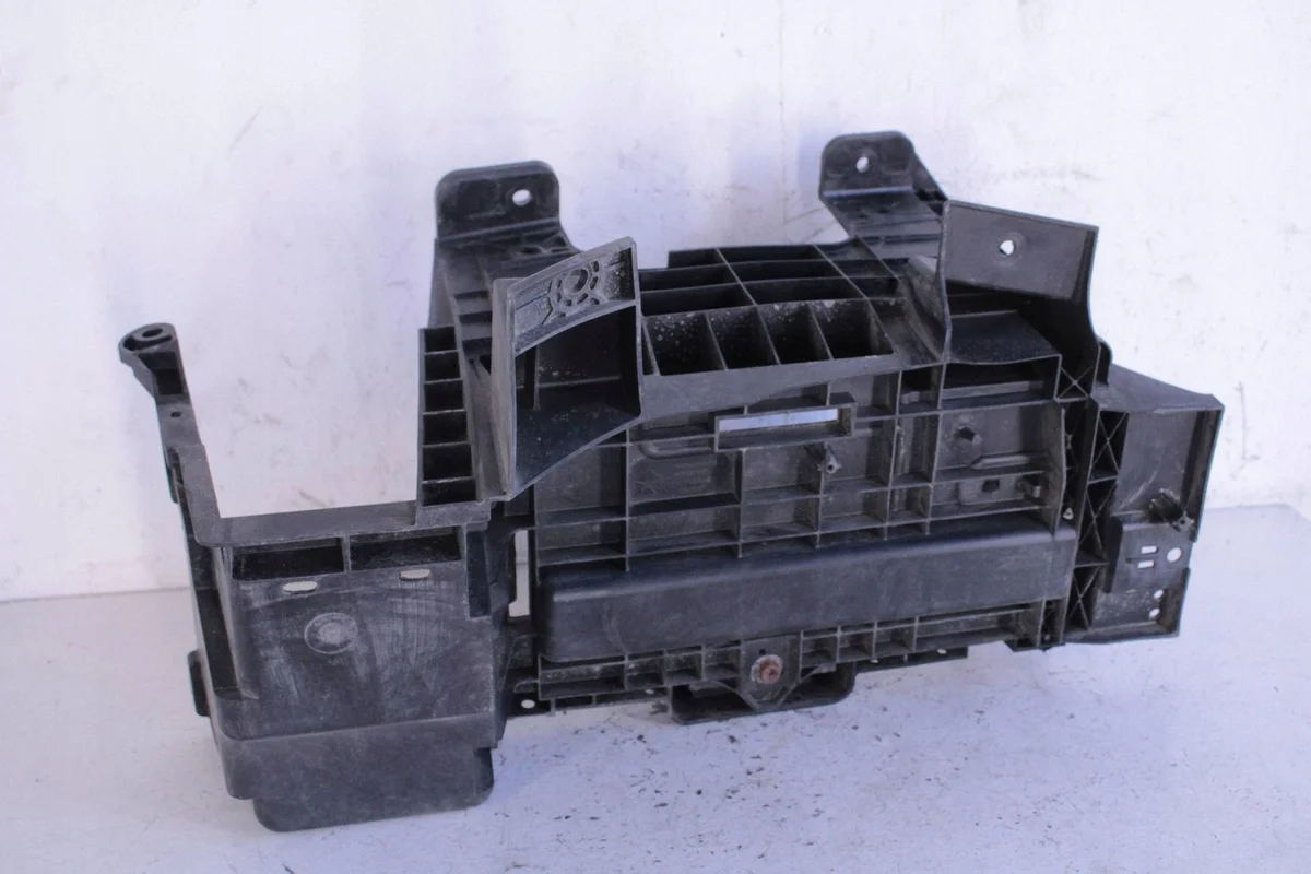 Dodge RAM IV Akun Kiinnike 68095940AA image 4