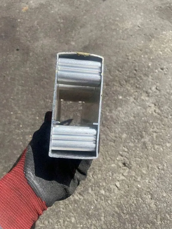 Etutörmäyspalkki Mercedes C W205 A2056200495