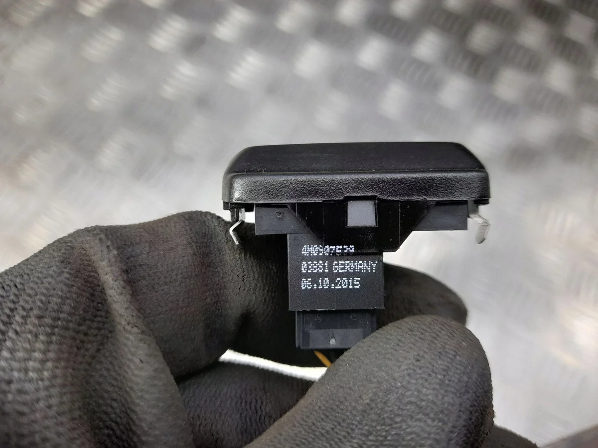 Audi Q7 4M 2018 Sensor de Luz Solar 4M0907539 image 4