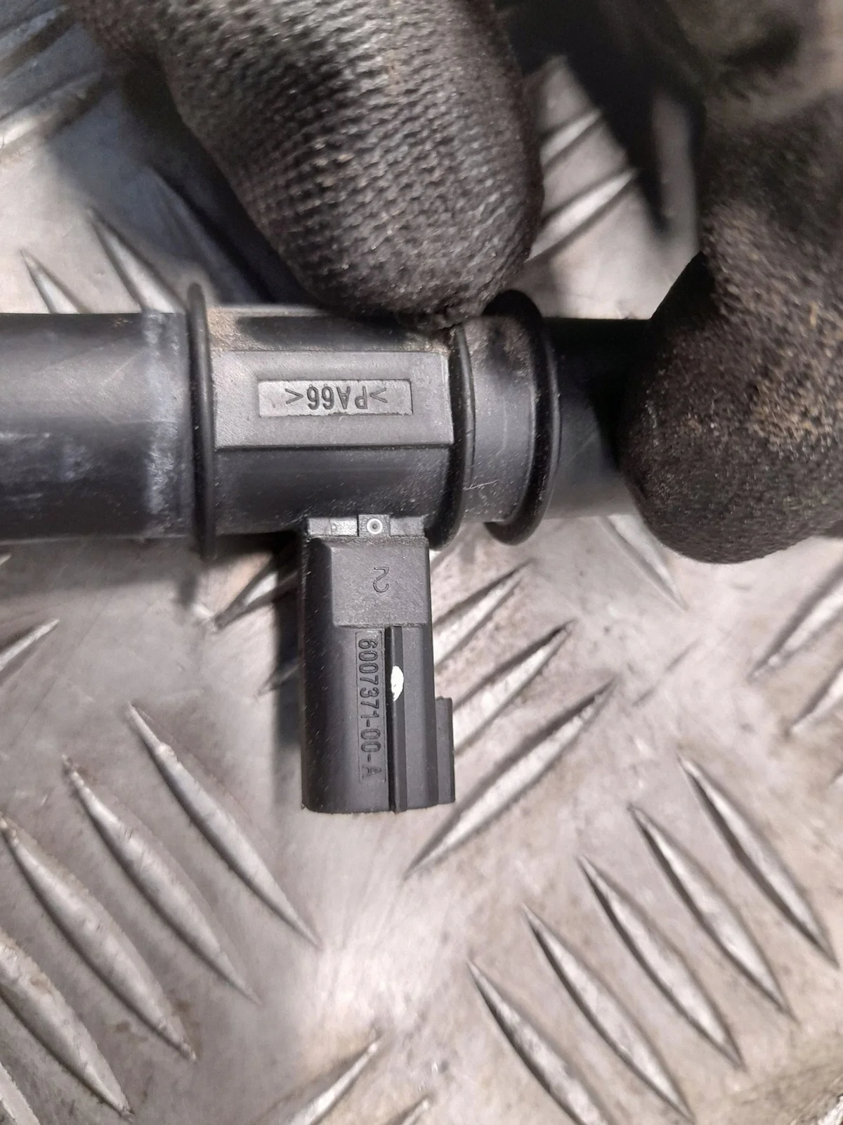 Sensor Temperatura Tesla Model S 2013 600737100A image 4