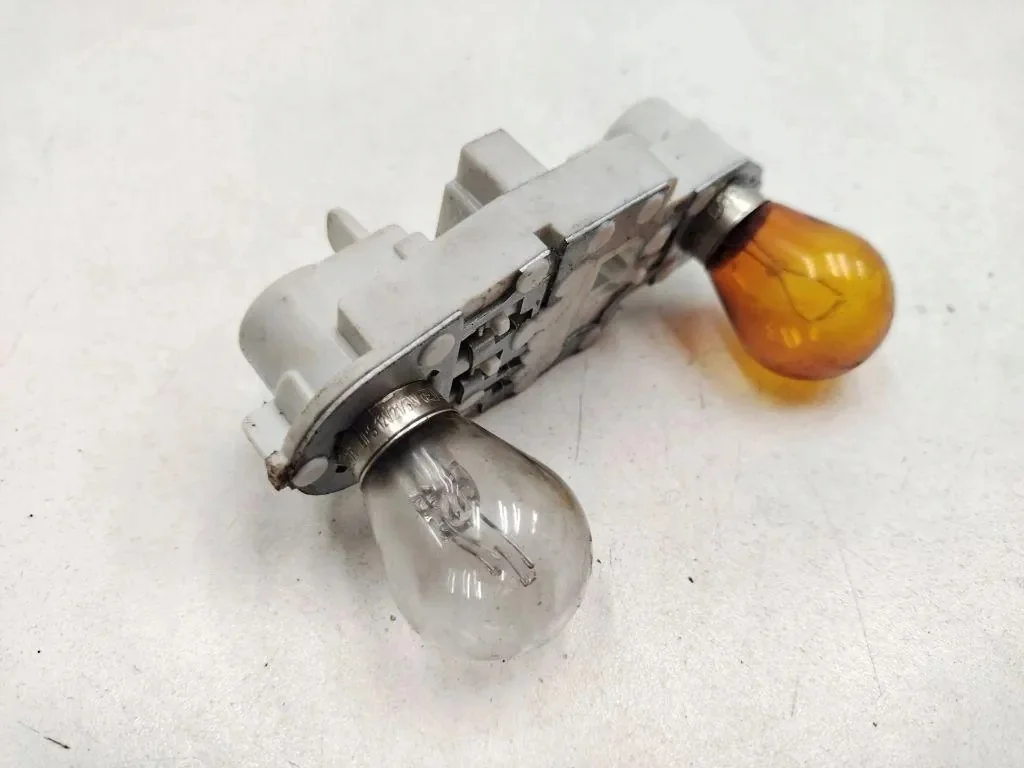 Achterlicht connector Ford Mondeo IV 7S7113N004A