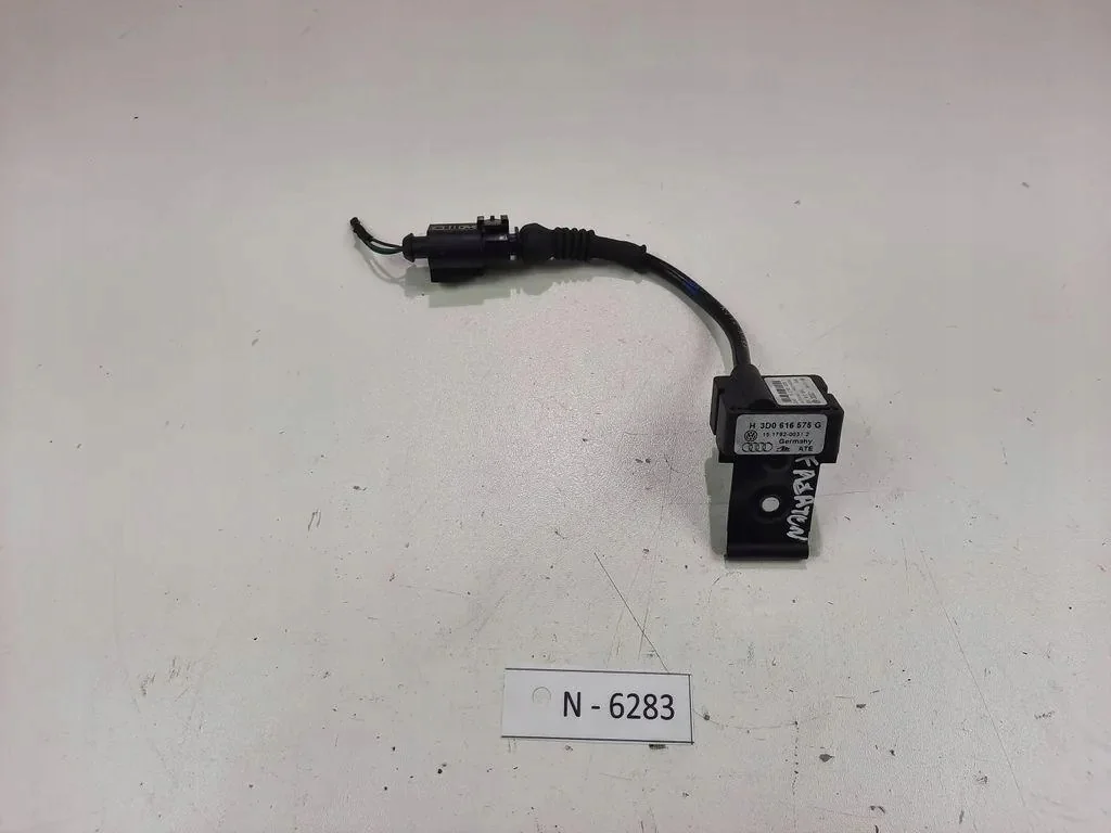 Volkswagen OE 3D0616575G Usado