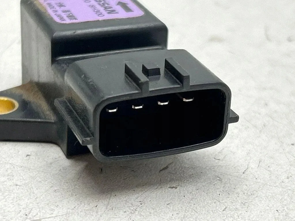 Nissan X-Trail T30 Acceleration Sensor 479308H300 image 3