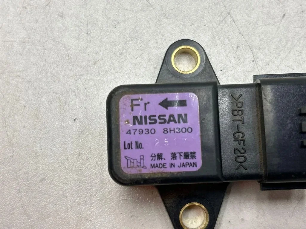 Nissan X-Trail T30 Acceleration Sensor 479308H300 image 5