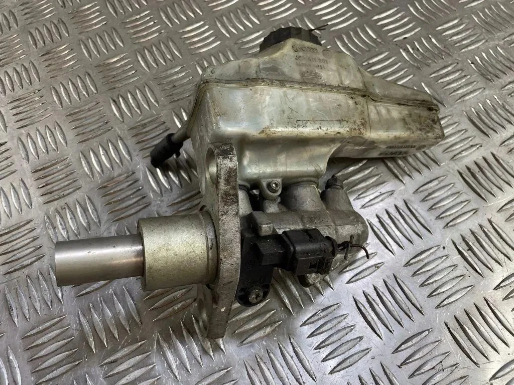 Bromscylinder VW Passat B7 3C2611301