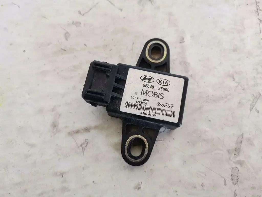 Sensor de Aceleración Kia Sorento 956403E000