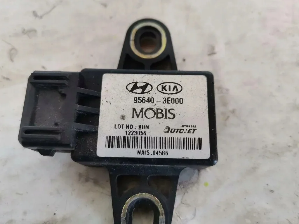 Beschleunigungssensor Kia Sorento I (JC) image 3