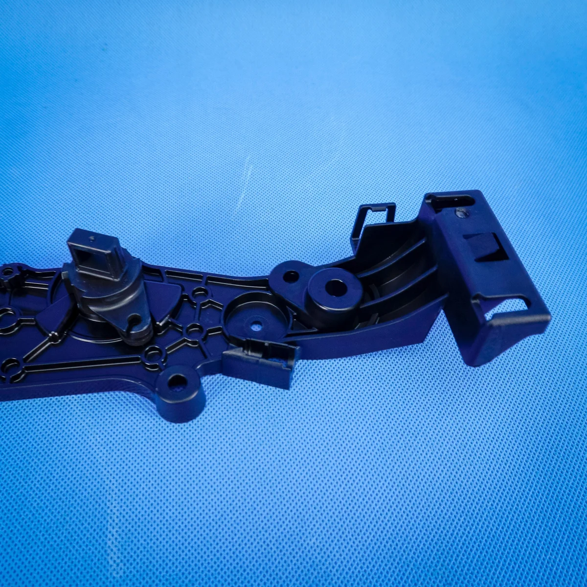 BMW 5 G30 Haubenschloss-Hebel Halterung 51237343390 image 3