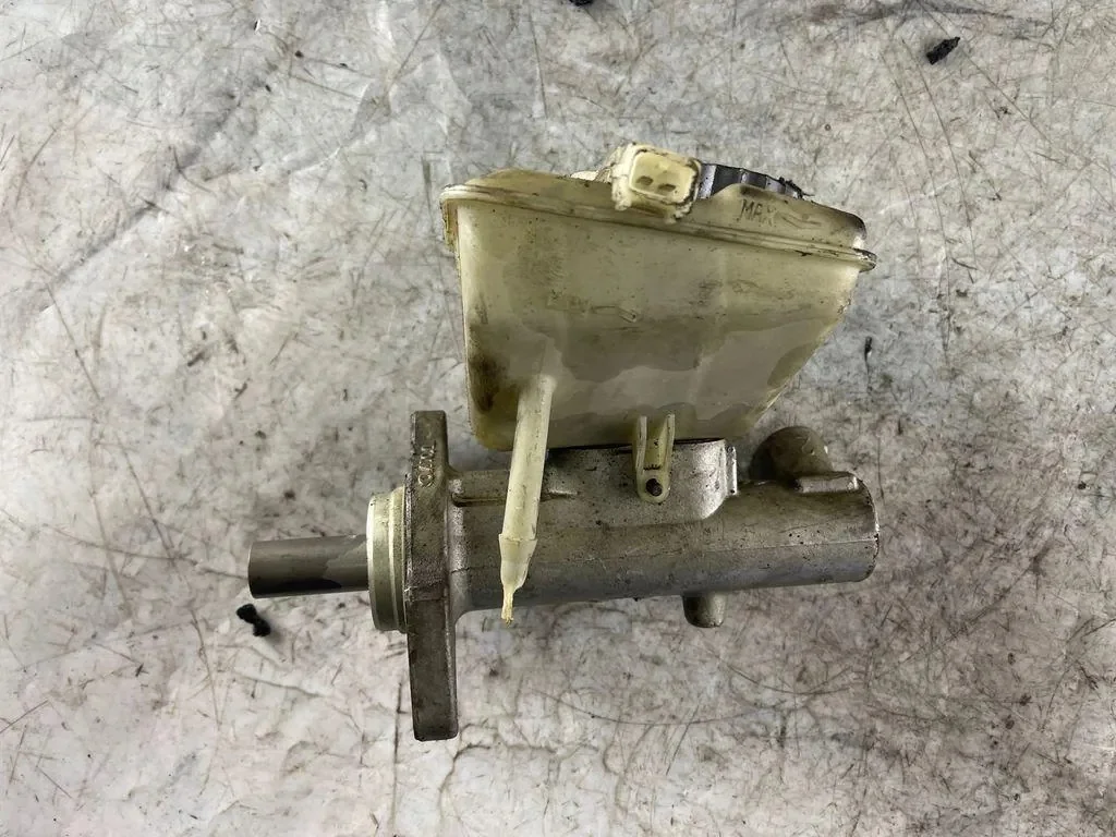 Cylindre de frein Volvo XC70 II 8646007