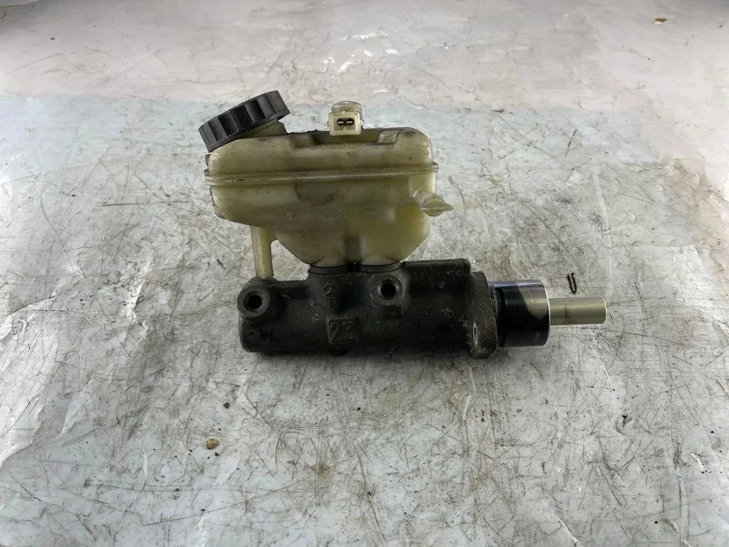 Cilindro de freio Mercedes-Benz V 2.2 Diesel