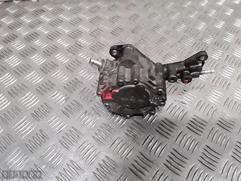 VW Caddy Maxi Kraftstoffpumpe 038145209q image 3