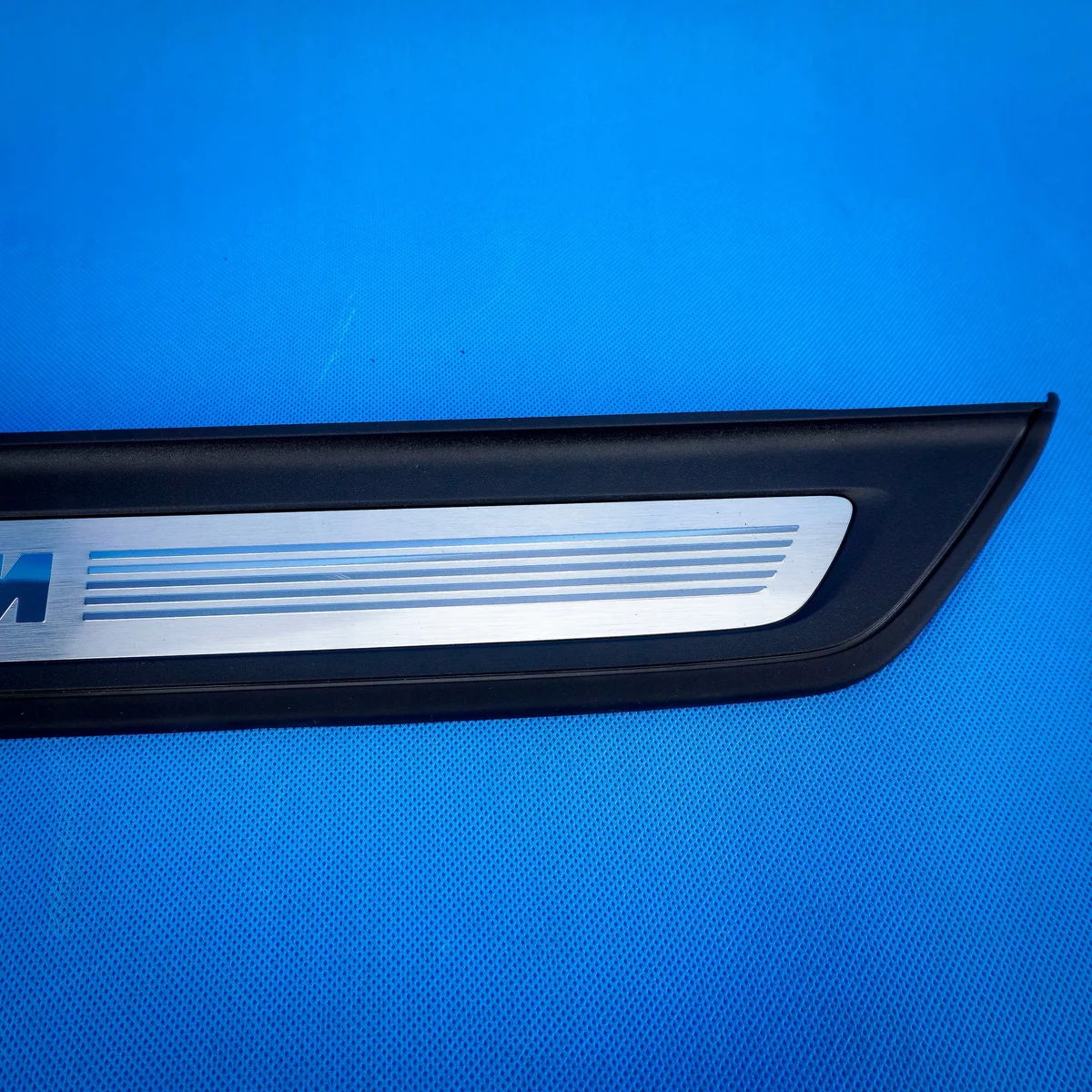 Moldura Soleira Dianteira BMW 5 G30 Usada image 3